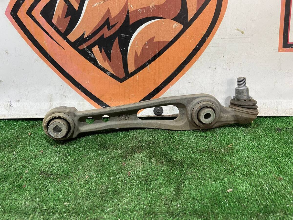 LR137874 Lever front right lower Land Rover Discovery 5 L462 (2017-) used